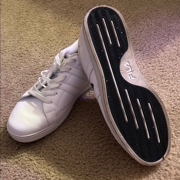 Fila White Men’s Casual Sneakers - Picture 3 of 5